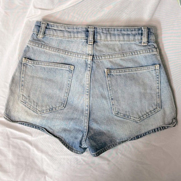 TOPSHOP Retro Denim Shorts - Picture 3 of 6